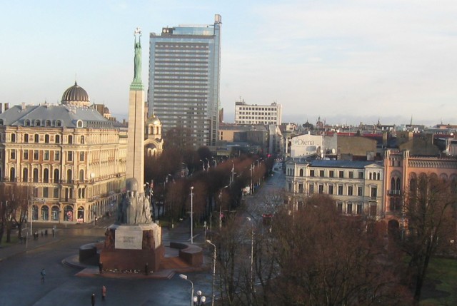 Бривибас бульвар, Памятник Свободы (фотография декабря 2011 года)